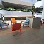 Neu Suites Near Gleneagles 10 Minutes To Klcc